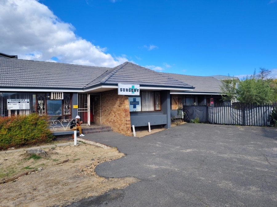 Commercial Property for Sale in Amstelhof Western Cape